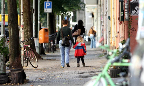 Mutter und Kind (Archiv)