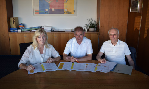 Geschäftsführerin Simone Kessner, Kuratoriumsvorsitzender Oberbürgermeister Frank Klingebiel, Geschäftsführer Rainer Dworog gaben die geförderten Projekte bekannt. 