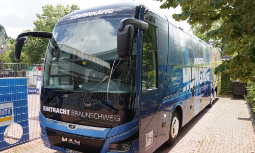 Die Profis von Eintracht Braunschweig fahren im Juli ins Trainingslager.