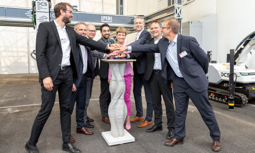 Start für die Digital Construction Site: TU-Präsidentin Angela Ittel, Dr. Neven Josipovic, CIO der Stadt Braunschweig und die am Projekt beteiligten Professoren Norman Hack, Patrick Schwerdtner, Harald Kloft, Dirk Lowke, Markus Gerke und Dr. Thorsten Leusmann (v.l.).