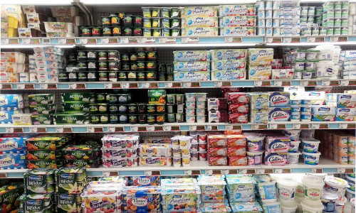 Joghurt im Supermarkt (Archiv)