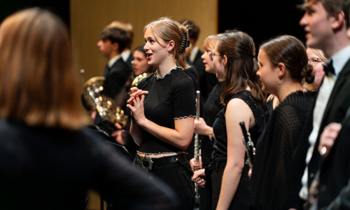 Das Niedersächsische Jugendsinfonieorchester tritt am Donnerstag mit seinem Wettbewerbskonzert für den Deutschen Jugendorchesterpreis an.