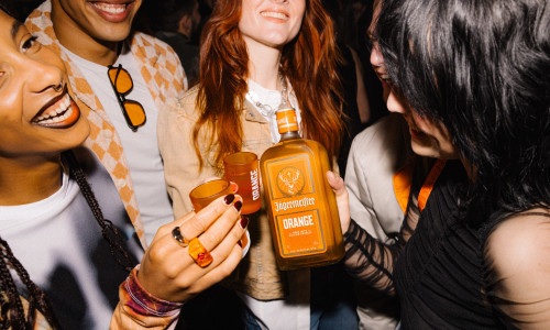 Feiern Sie mit, auf der ORANGE Summer Party im Jägermeister-Stammhaus.