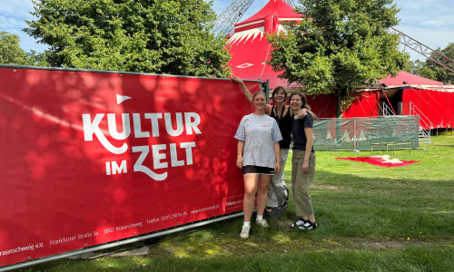 Derzeit befindet sich das Festivalgelände im Aufbau.