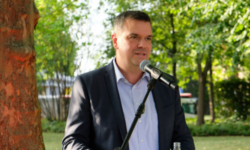 Landrat Dr. Alexander Saipa bei seiner Rede.