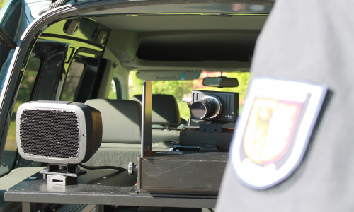Um die Verkehrssicherheit von den jüngsten Verkehrsteilnehmern zu erhöhen, führen Landkreis und Polizeiinspektion Goslar schon seit Jahren zum Schuljahresbeginn gezielte Geschwindigkeitskontrollen an Grundschulen im Kreisgebiet durch.