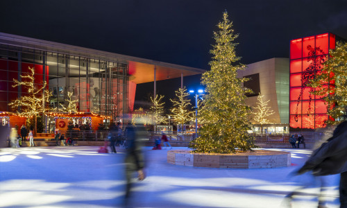 Unter dem Motto „Probier’s mal mit Besinnlichkeit“ lädt die Autostadt in Wolfsburg zu ihrer jährlichen Winterinszenierung ein.