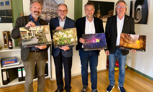 von links nach rechts: Lions Activity-Beauftragter Martin Geißler, der Präsident des Lions Hilfswerkes Dirk Janßen, Bürgermeister Ivica Lukanic und Lions Clubpräsident Peter Peters.