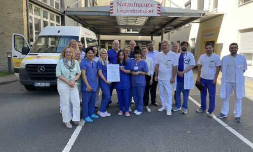 Freuen sich über die Auszeichnung: Mitarbeiter des Teams der Stroke Unit der Schildautal-Klinik.