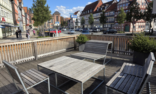 Derzeit wird der Brunnen an der Okerstraße als Holzdeck genutzt.