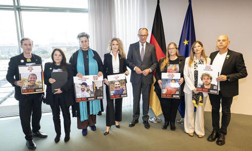 Merz trifft sich mit Angehörigen von deutschen Hamas-Geiseln am 30.09.2025
