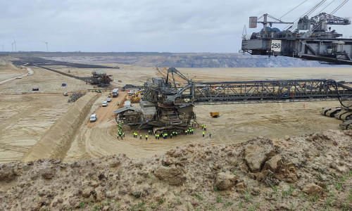 Bagger im Braunkohle-Tagebau Garzweiler (Archiv)