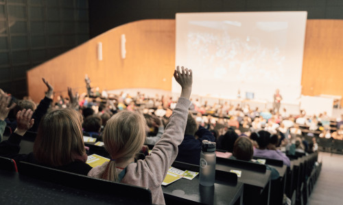 Bei der diesjährigen Kinder-Uni beantworten in drei spannenden Vorlesungen Wissenschaftler der TU Braunschweig Kindern Fragen rund um das Thema „Recycling“.