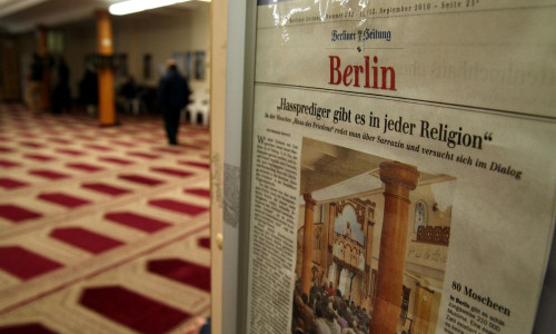 Zeitungsausschnitt über Hassprediger in einer Berliner Moschee (Archiv)