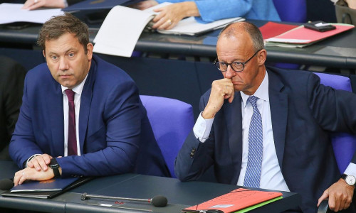 Lars Klingbeil und Friedrich Merz am 23.09.2025