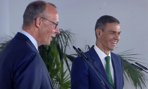 Friedrich Merz und Pedro Sánchez am 18.09.2025