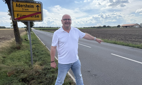 Hier ab der Ortsgrenze von Fümmelse möchte Ortsbürgermeister Marc Angerstein einen Radweg in Richtung Adersheim. Vorsichtshalber lasse er aber auch noch eine Alternative prüfen.