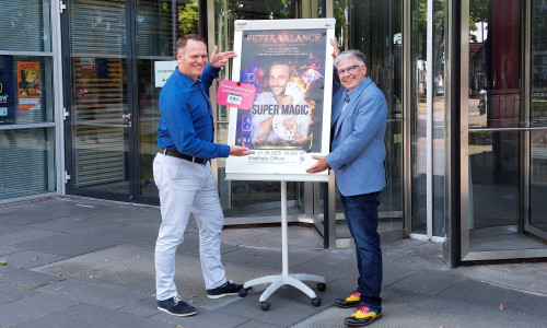 Benjamin Riebsamen (li.) und Andreas Otto besiegeln die Kooperation.