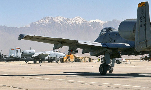 Die Bagram Air Base im Oktober 2004 (Archiv)