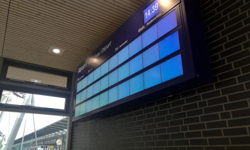 Ausgefallene Anzeigentafel bei der Bahn