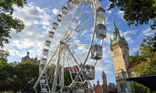 Das Riesenrad beim Stadtsommervergnügen auf dem Platz der Deutschen Einheit (Archivbild).