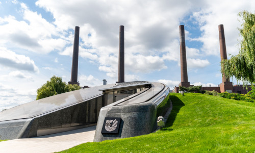 Mit der Eröffnung des neuen Motorsport Clubhouse ist die Autostadt in Wolfsburg ab sofort um eine Attraktion reicher.