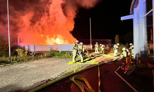 Der Pavillon stand in Vollbrand.