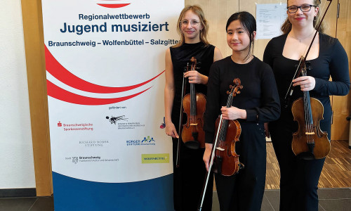 Erfolgreiches Violintrio (von links): Anna Bombala, Lovelyn Nasarani und Lilly Marie Diehl.