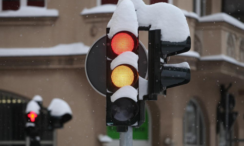 Verschneite Ampel