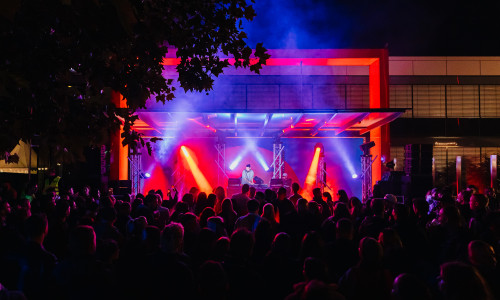 Die Besucher erwartet beim Okerinsel Festival 2026 ein vielfältiges Programm.