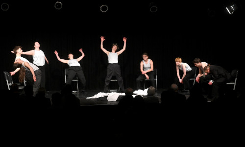 Ein Tanzbeitrag war Teil der Gedenkveranstaltung.