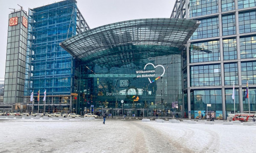 Schnee am Berliner Hauptbahnhof