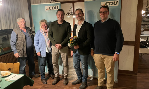 Der Kandidat mit seinen Parteikollegen (v.l.): Hans-Joachim Rehkuh, Michaela Steiniger-Eppert, Friedrich Reinold,  Martin Baumbach, Hubertus Meyer.