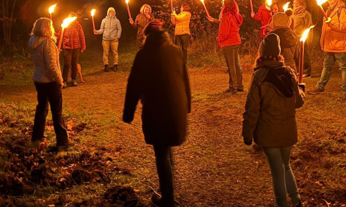 Die Fackelwanderungen dürfen im Programm nicht fehlen.