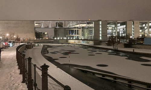Bundestag im Winter am 12.01.2026