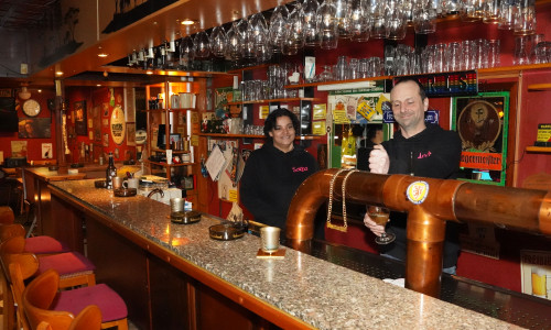 Sarina und Andreas führen die Kleine Kaschemme weiter.