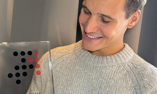 Wincent Weiss mit dem "Nummer 1 Award" am 30.01.2026