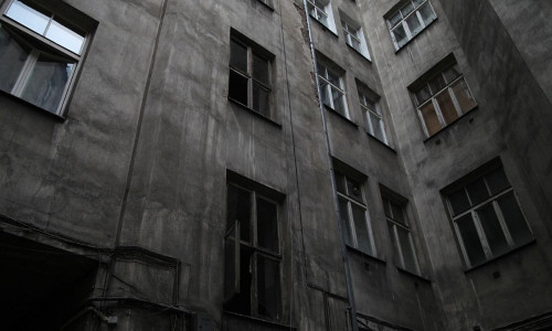 Dunkler Hinterhof (Archiv)