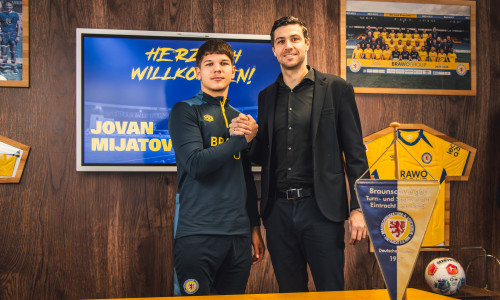 Jovan Mijatovic (li.)  mit Benjamin Kessel.