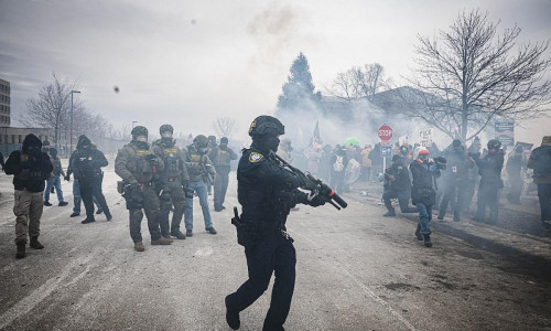 Demonstration vor dem Whipple-Gebäude in Minneapolis