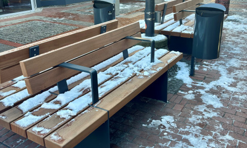 So sieht es aus: Das neue Ensemble aus Sitzbänken und Mülleimer in den Innenstädten Salzgitters.