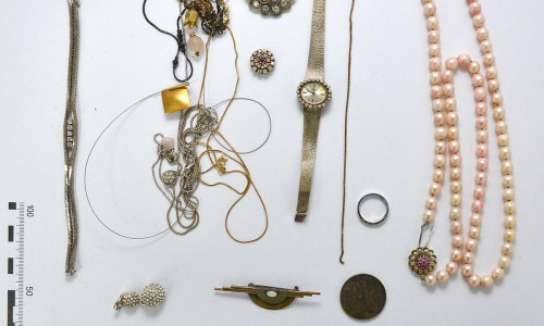 Schmuckstücke (Archiv)