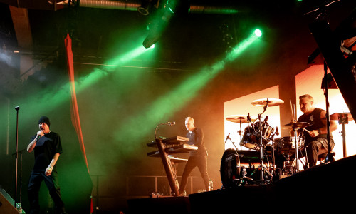 Im Gepäck hatten Mesh ihr aktuelles Album „The Truth Doesn’t Matter“.