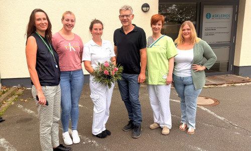 v.l. Stefanie Lucht, Leitung Ambulante Medizin des Asklepios MVZ Niedersachsen, MVZ-Praxismanagerin Michelle Franke , Ärztin Dr. med. Lena Pierstorf, Dr. med. Ralph Thinius, Chefarzt der Neurologie und der NFR der Asklepios Klinik Schildautal, MFA Melanie Bienroth sowie MVZ-Praxismanagerin Jana  Rainoch.