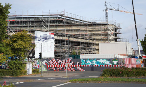 Derzeit wird an der Stadthalle noch gebaut. Doch das Eröffnungsszenario steht. Archivbild