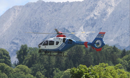 Polizeihubschrauber nahe Schloss Elmau  (Archiv)
