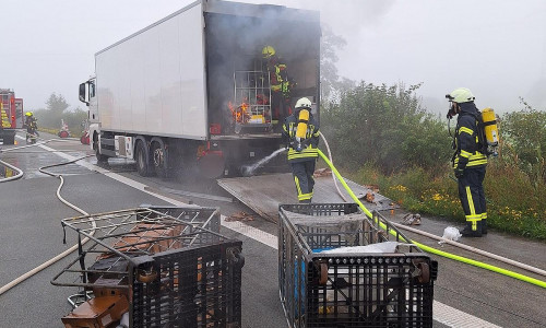 Brennende Ladung auf dem LKW (Archiv)