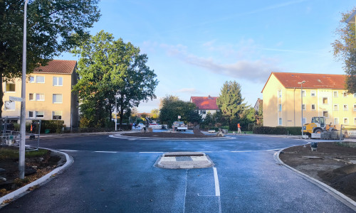 In den letzten 14 Monaten ist im Kreuzungsbereich Marienburger Straße, Bromberger Straße und Ortelsburger Straße ein moderner Kreisverkehr entstanden.