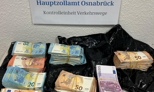 Osnabrücker Zoll stellt 70.000 Euro sicher; Bargeldschmuggel bei Fahrzeugkontrolle aufgedeckt (Archiv)