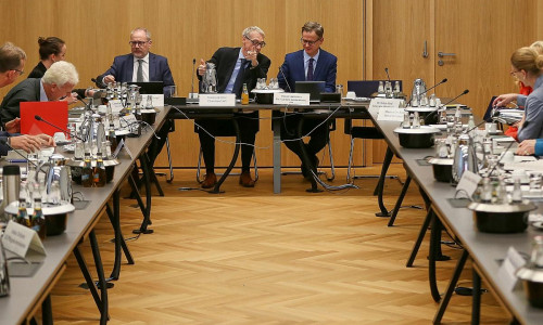 Konstituierende Sitzung der Pflegestrukturkommission am 27.10.2026